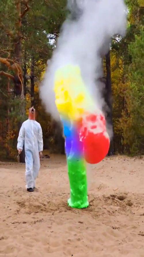 彩虹爆料搞笑视频大全高清,搞笑视频大全，笑点爆棚，高清盛宴来袭！